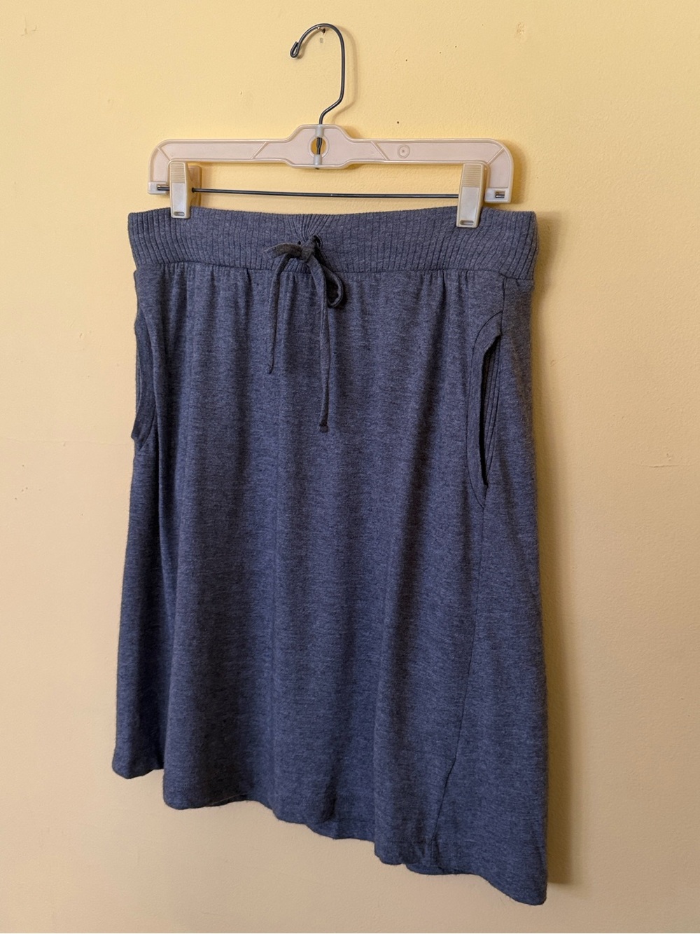 James Perse Women’s Gray Drawstring Knit Skirt